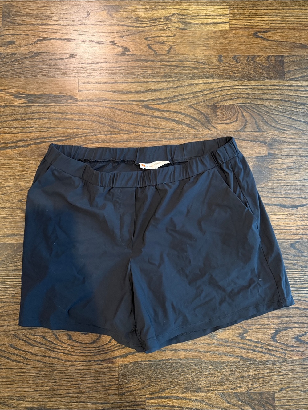 Jude Connolly black shorts large